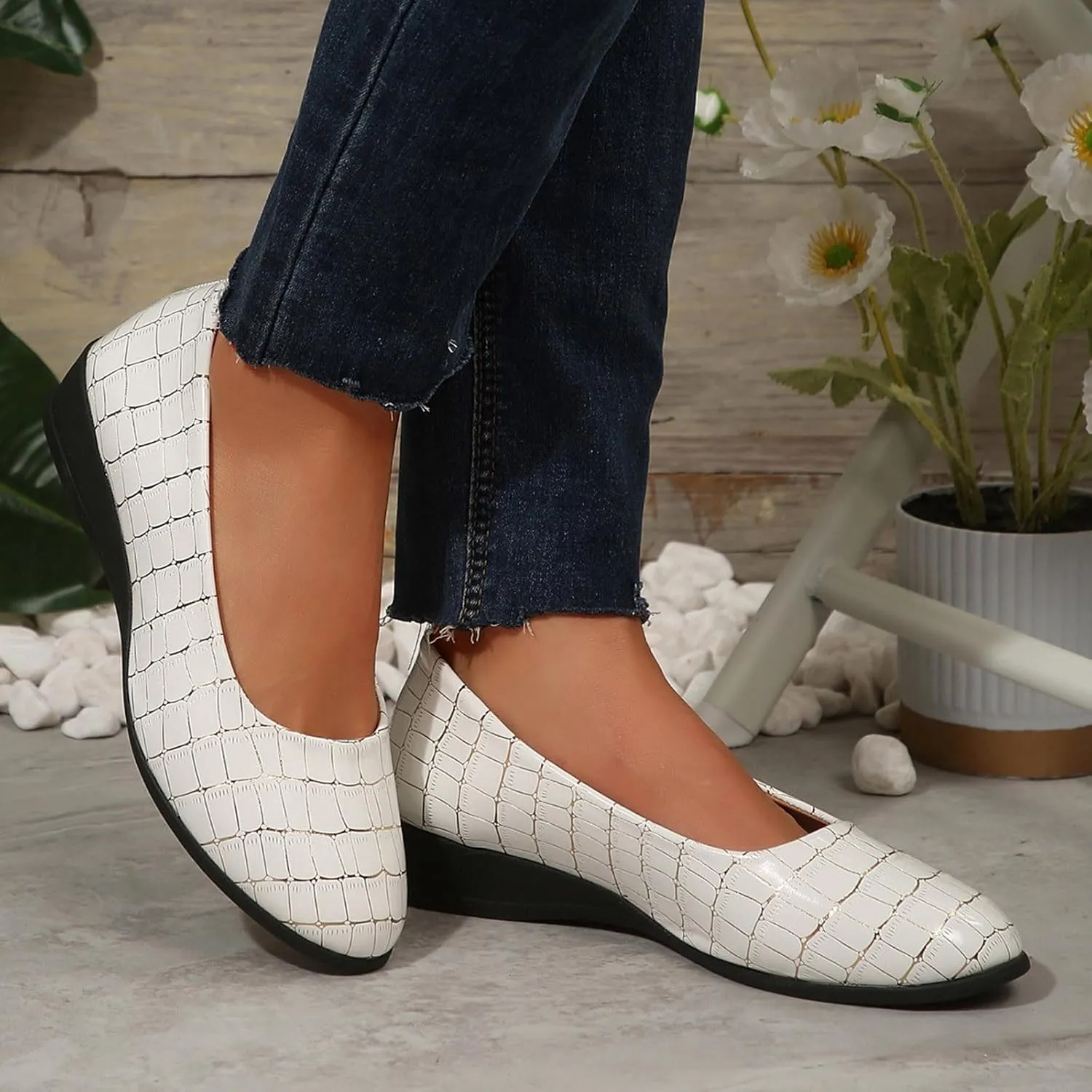 Flats for Women Dressy Comfortable Loafers Round Toe Office Shoes Slip On Ballet Flats Casual Work Shoes Dress Shoes